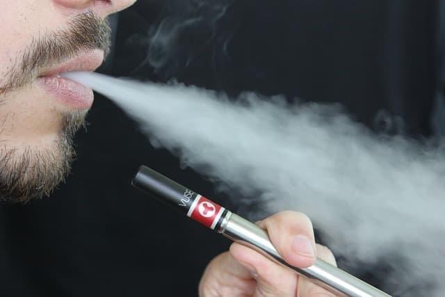 E-papierosy una opción innovadora para quienes sufren alergia cigarrillo electronico axilas y buscan alternativas