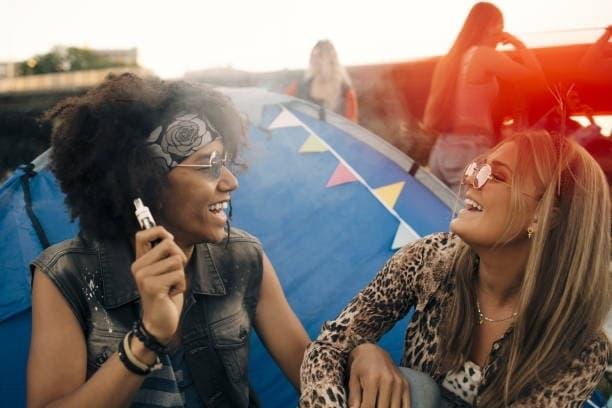 Vape Sale Sho ofrece los mejores cigarrillos electrónicos desechables estanco para una experiencia única de vapeo