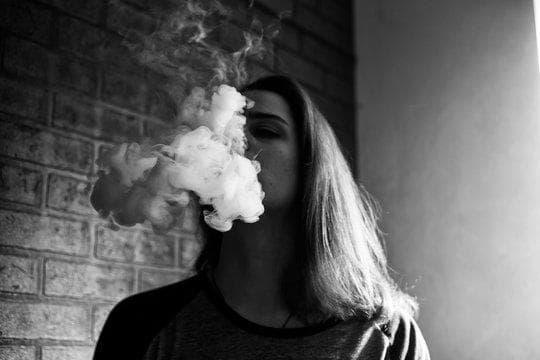 Explora los mejores Vape y cigarrillos electronicos en Carballo para una experiencia única de vapeo