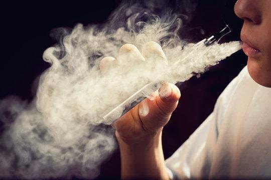 Guía práctica IBVAPE para llevar cigarrillos electronicos equipaje facturado en vuelos y consejos IBVAPE para evitar problemas